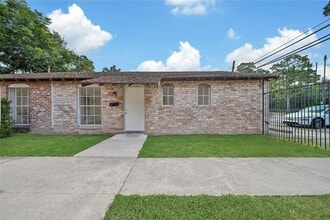 Building Photo - 10006 Neuens Rd