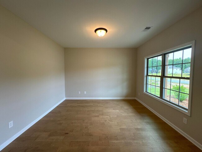 Foto del edificio - 5 Bedroom 3 Bathroom House