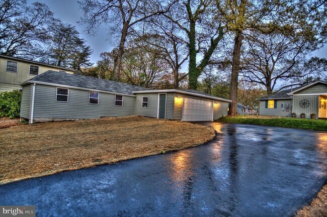 Foto del edificio - Cozy Renovated Rancher with Finished Basem...
