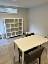Building Photo - 2249 Bonnyvale Av