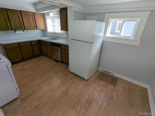 Foto del edificio - 2050 E Scottwood Ave