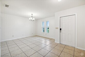 Building Photo - 607 SW 26th St