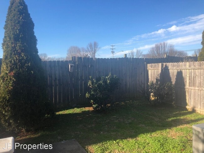 Building Photo - 2 br, 2 bath House - 465 Warrior Dr. Unit 4