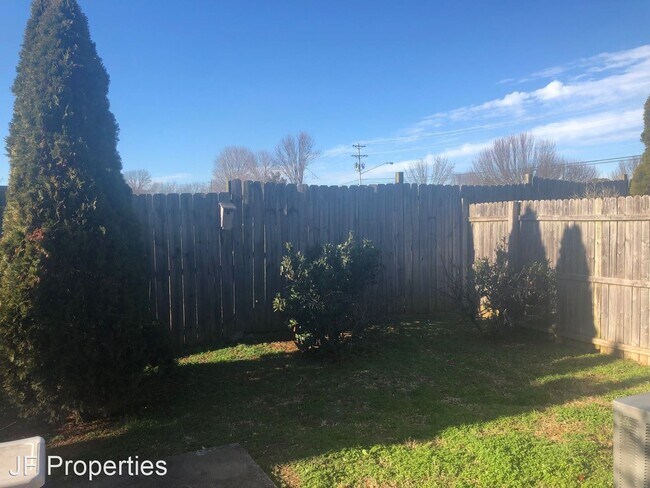 Foto del edificio - 2 br, 2 bath House - 465 Warrior Dr. Unit 4