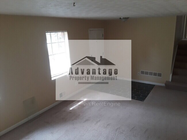 Building Photo - 8149 Creek St