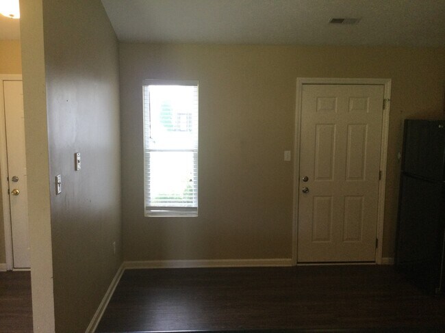 Foto del edificio - 252 Woodfield Drive