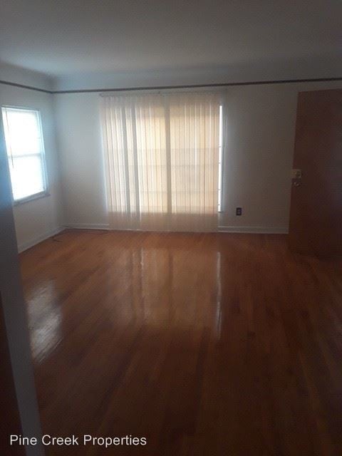 Building Photo - 2 br, 1 bath Apartment - 18015 Harvard Ave