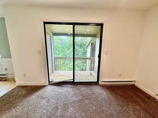 Foto del edificio - Charming 3 BR / 2 BA Top-Floor Condo | Bla...