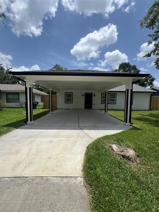 Building Photo - 7613 Lady St