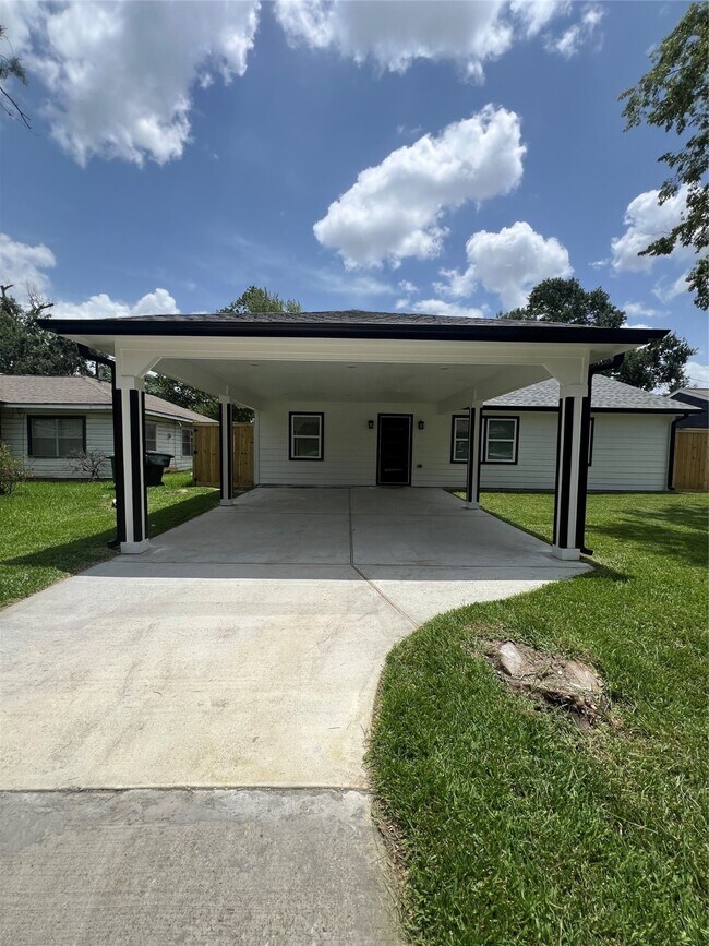 Foto del edificio - 7613 Lady St