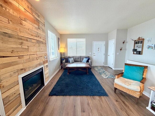 Foto del edificio - 104 Deer Trail Dr