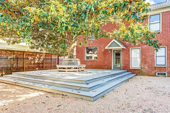 Foto del edificio - 2132 Tangley St