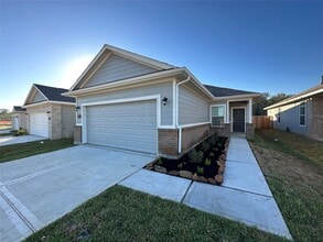 Building Photo - 16662 Moss Ln