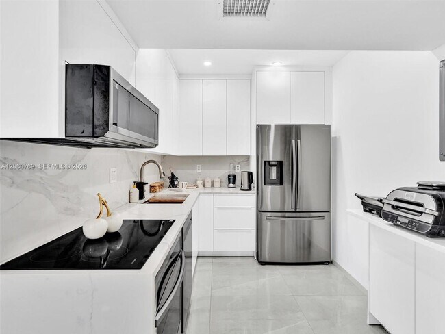 Foto del edificio - 3731 N Country Club Dr