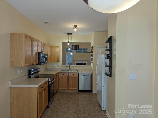 Foto del edificio - 7920 Mariners Pointe Cir