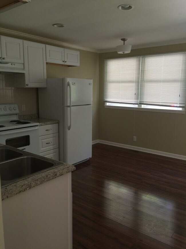 Foto del edificio - 642 Harpeth Bend Dr