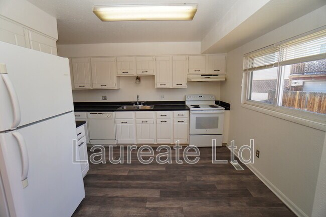 Foto del edificio - 8589 W Fair Ave