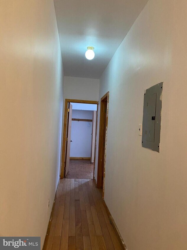 Foto del edificio - 1235 Vine St