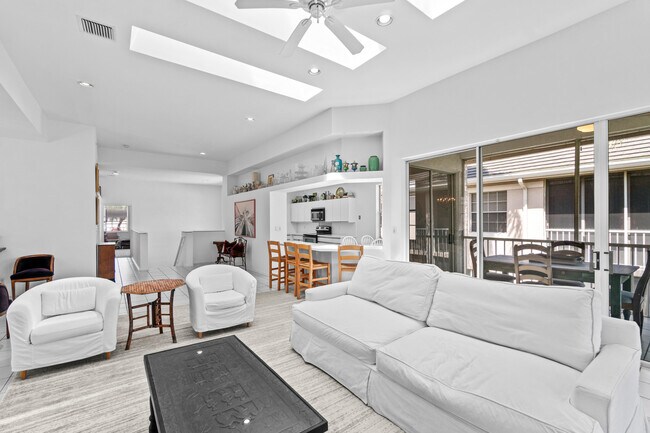 Building Photo - 5142 Lake Catalina Dr
