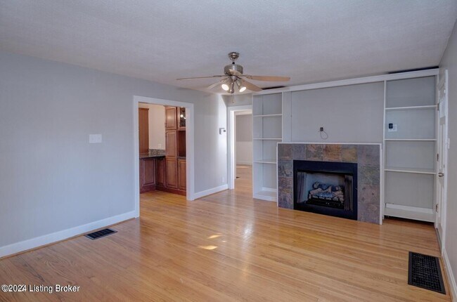 Foto del edificio - 227 S Hubbards Ln