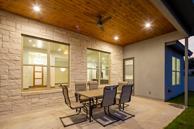Building Photo - 311 Outcrop