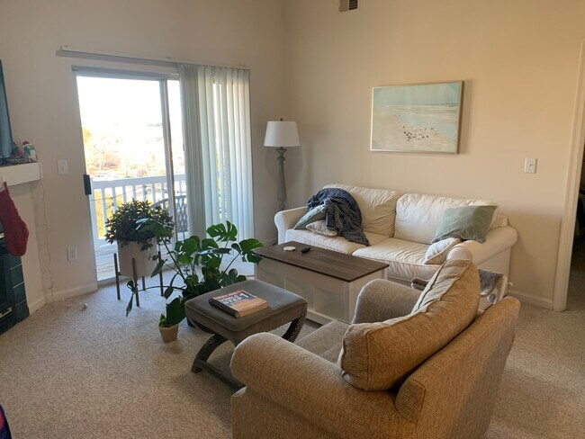 Sala de estar - 211 S Knollwood Dr