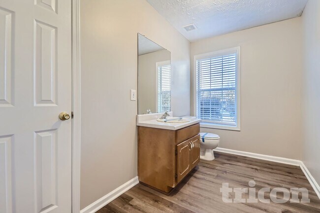 Building Photo - 90 Pebble Ln