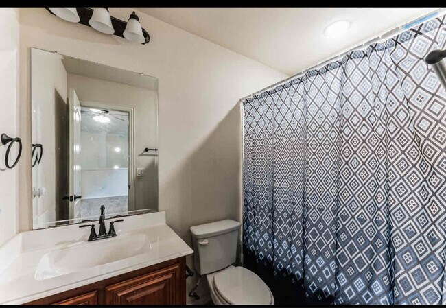 Foto del edificio - 207 Arborside Dr