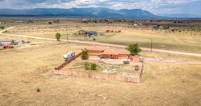 Foto del edificio - Spacious 5-Bedroom Home on 5 Acres with Panoramic Mountain Views & Endless Possibilities