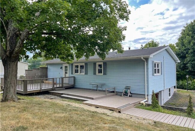 Building Photo - 248 Ridge Rd