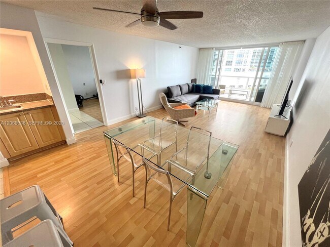 Building Photo - 1717 N Bayshore Dr