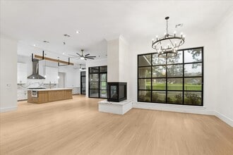 Building Photo - 5 Buttonbush Ct