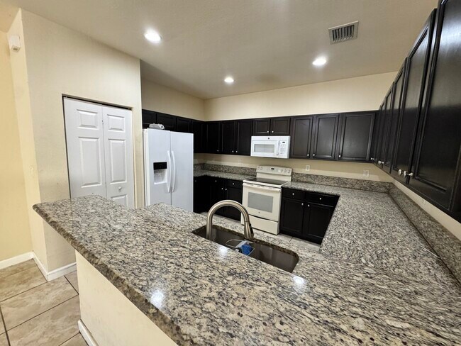 Foto del edificio - 9136 SW 227th Terrace