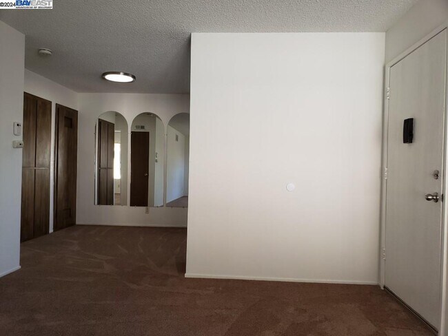 Building Photo - 4937 Bridgepointe Pl