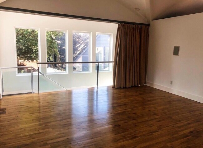 Foto del edificio - 2809 Dyer St