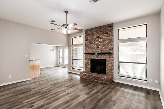 Foto del edificio - 3816 Yellowstone Pl