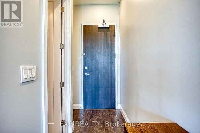 Photo du bâtiment - 101 Locke St S