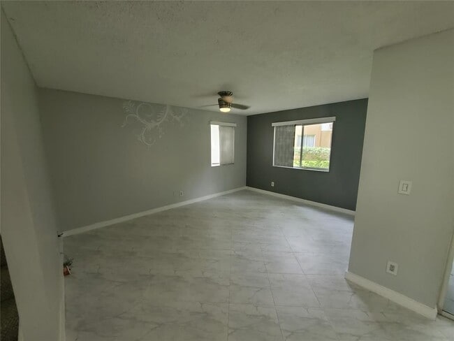 Building Photo - 855 NW 91st Terrace