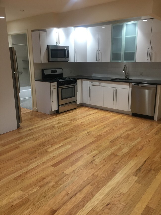 Foto del edificio - 2315 Astoria Blvd