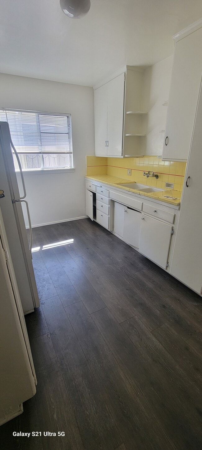 Foto del edificio - 1828 N Kingsley Dr