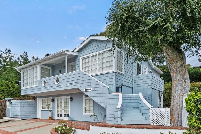 Building Photo - 31922 Virginia Way