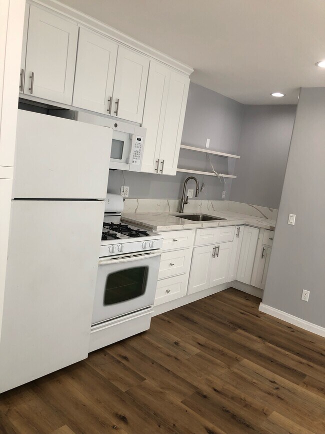 New kitchen, including refrigerator - 5225 Etiwanda Ave