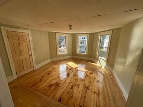 Building Photo - 83 Coombs St