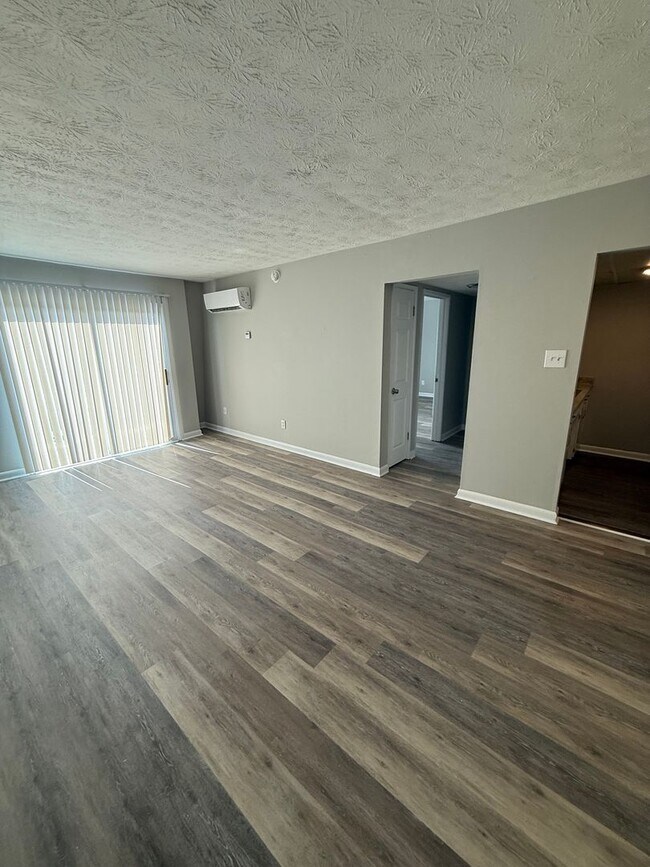 Foto del edificio - 2074 Fairmont Ct