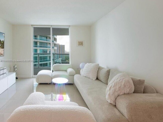 Foto del edificio - 2101 Brickell Ave