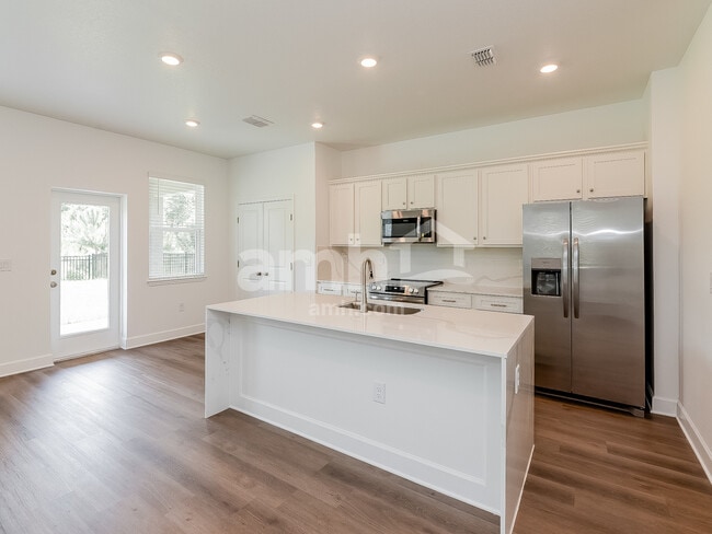 Building Photo - 16540 Cheyanne Ct