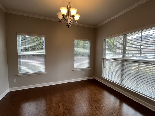 Building Photo - 5661 Tipperlinn Way