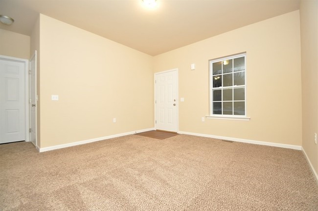 Building Photo - 215 Norma Ln