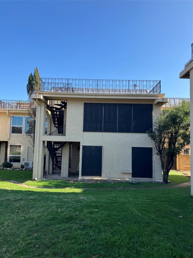 Foto principal - 5806 Circulo Dr