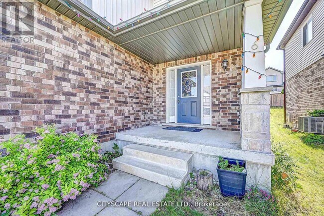 Building Photo - 6 Castlebay St